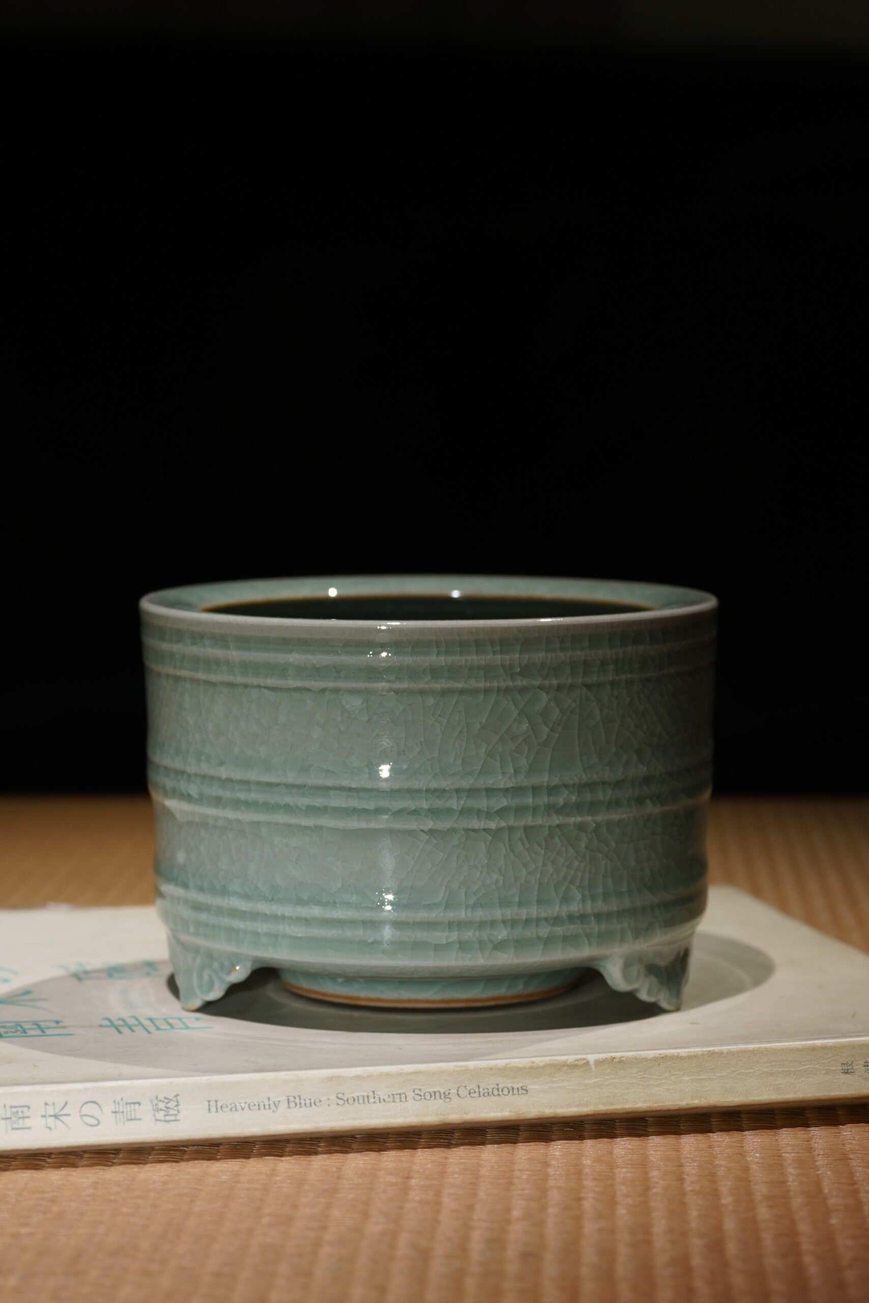 如意弦纹大香炉